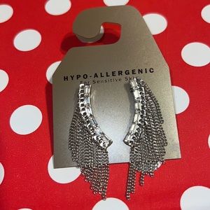 New NY Style “Silver Lining” Rhinestone/Crystal Bar Dangle Chain Earrings